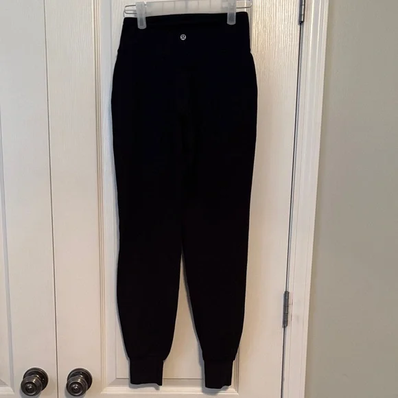 Lululemon Women’s Black Align High Rise Joggers size 4 - Picture 5 of 7